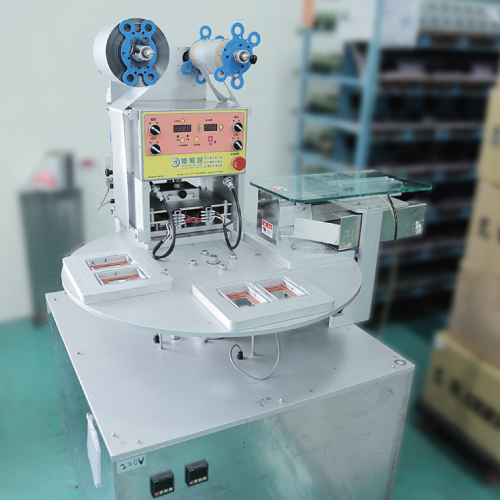 Rotary sealing machine